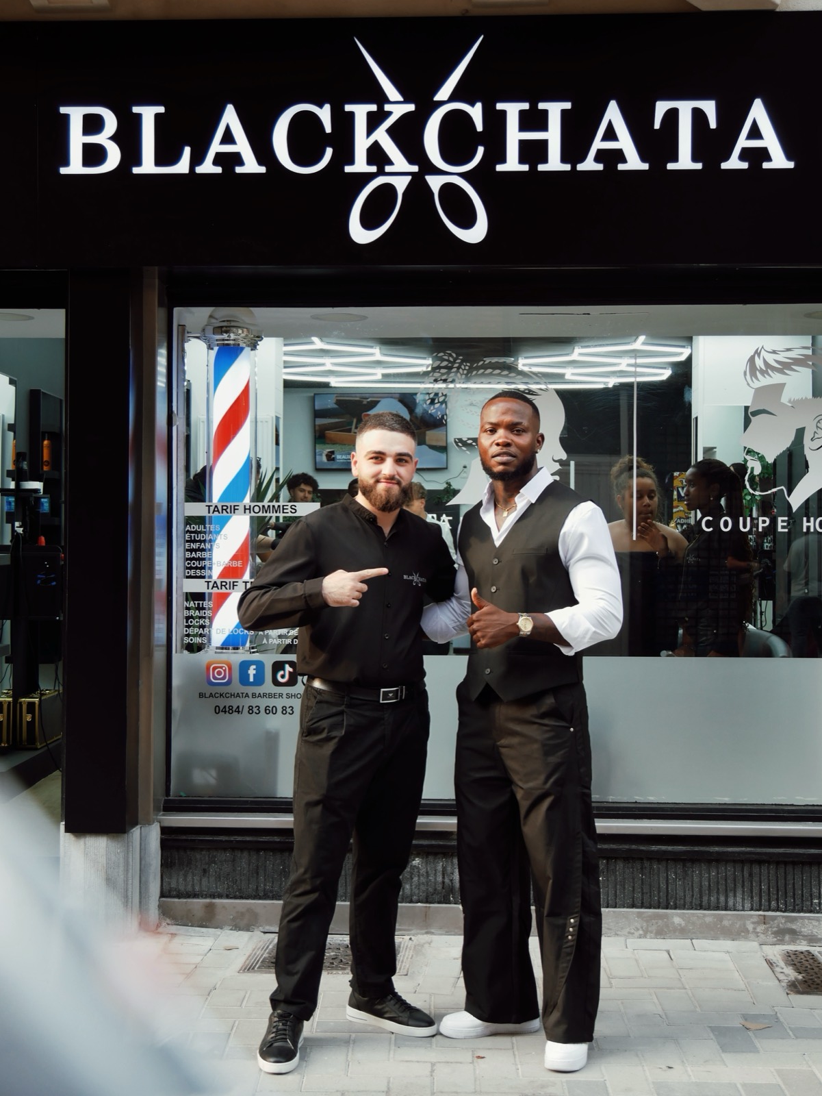 Devanture du salon Blackchata, rue des Croisiers à Namur